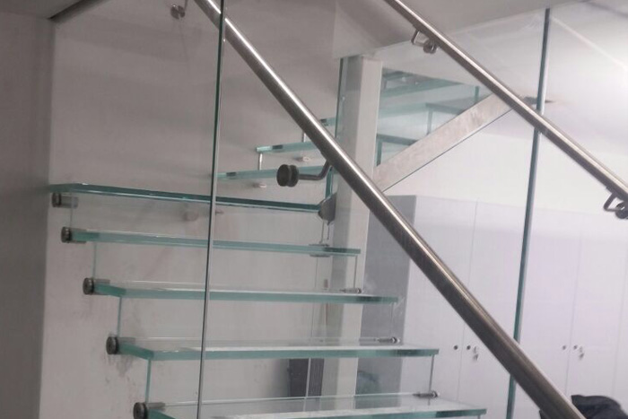 Glass Staircases & Stainless Stee