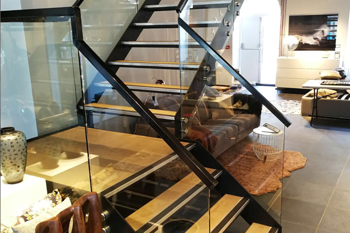 Glass Staircases & Stainless Steel